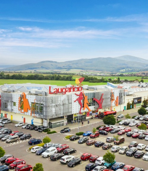 LAUGARICIO shopping center